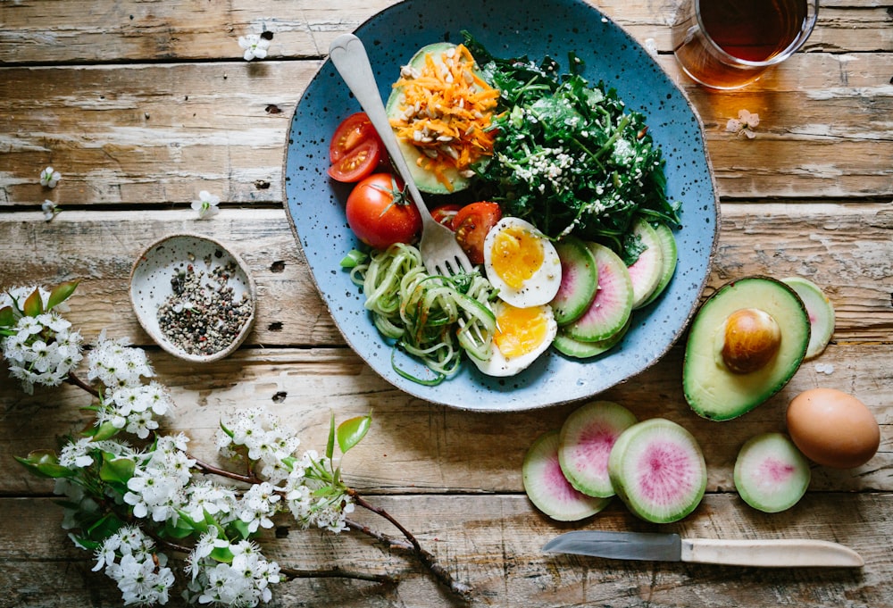 Balanced plate with vegetables and protein